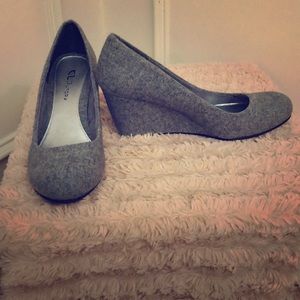 Grey Wedges